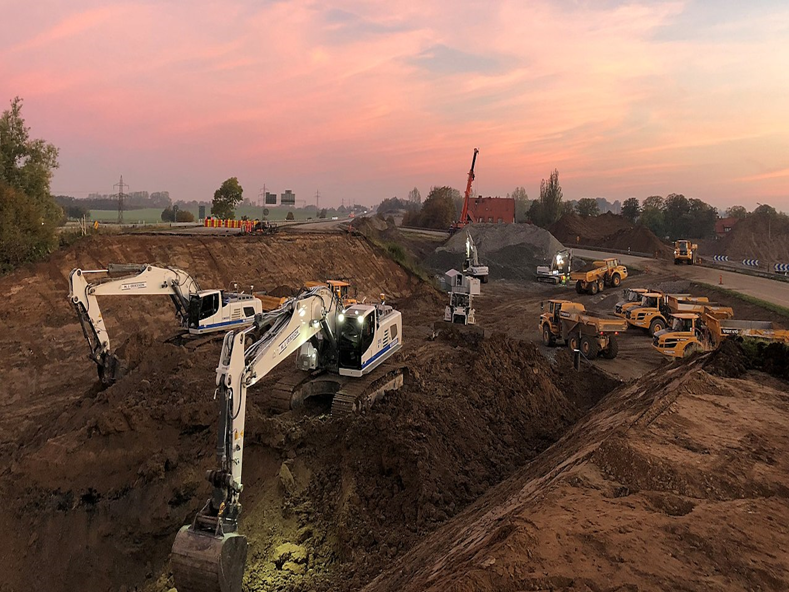 Excavari 4